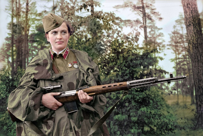 25 сенсационных раскрашенных снимков о том, как жили русские люди в 1900-1965 годах