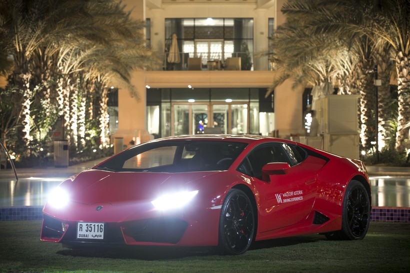 Гости отелей Waldorf Astoria за рулем новейших моделей Lamborghini!