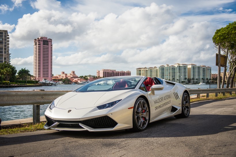 Гости отелей Waldorf Astoria за рулем новейших моделей Lamborghini!