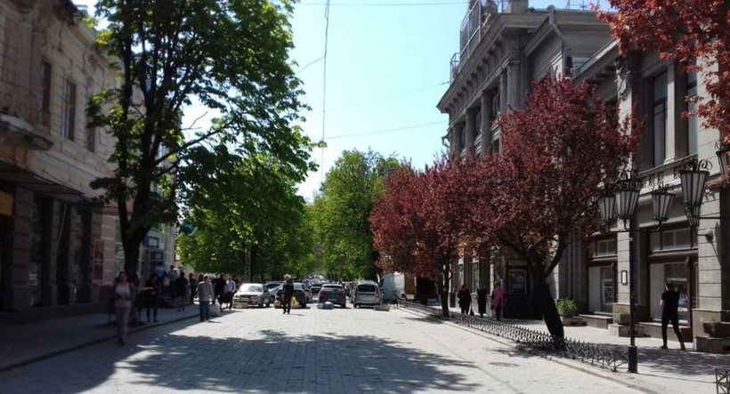 Симферополь: прогулка по городу в утреннее время