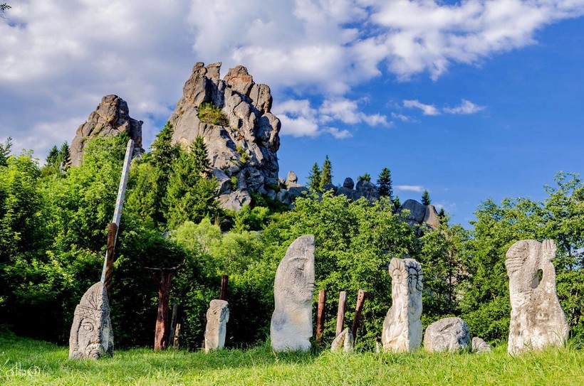 Тустань