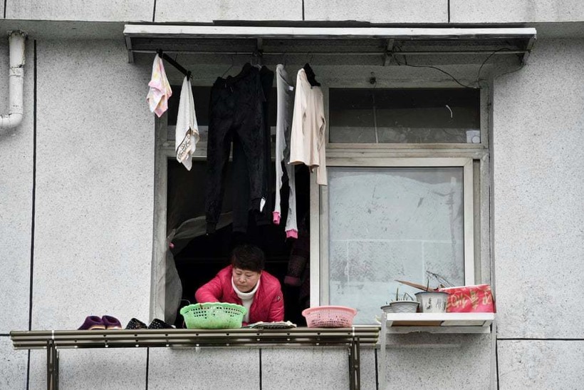 18 фото о том, как люди проводят время на своих балконах во время карантина
