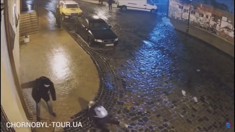 Блог - Видео: Гололед против упорной, но невезучей девочки Видео: Гололед против упорной, но невезучей девочки