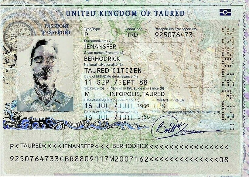 Так выглядело удостоверение человека из Тауреда Так выглядело удостоверение человека из Тауреда