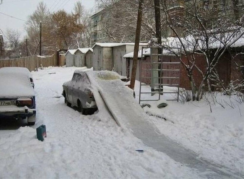Блог - Метровые сугробы и примерзшие авто: 11 фото, на которых зима разыгралась на славу Метровые сугробы и примерзшие авто: 11 фото, на которых зима разыгралась на славу