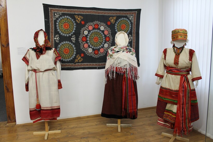 Национальные костюмы