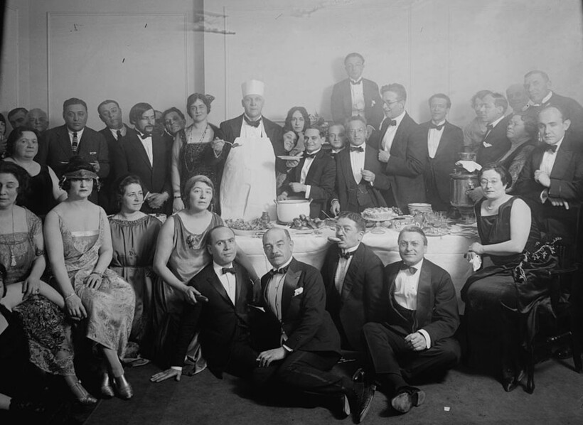 Блог - Как вести себя в обществе, если вновь наступит 1920-й Как вести себя в обществе, если вновь наступит 1920-й