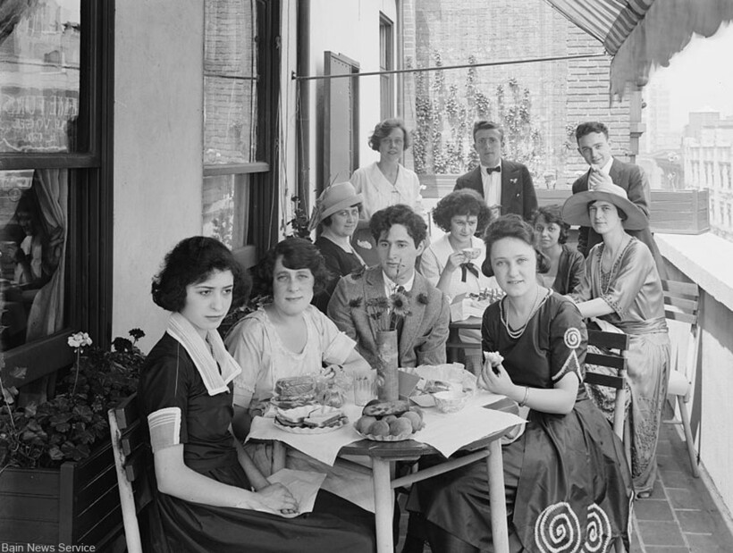 Блог - Как вести себя в обществе, если вновь наступит 1920-й Как вести себя в обществе, если вновь наступит 1920-й