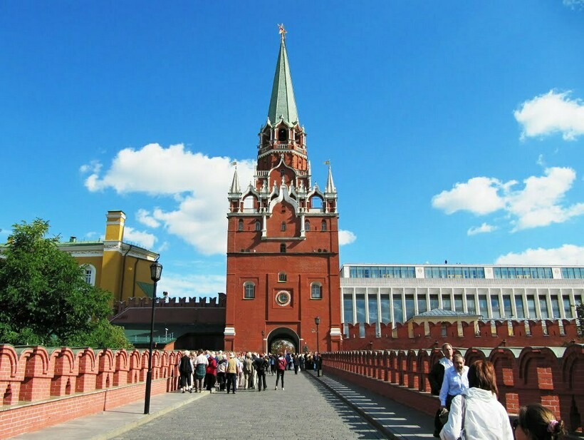 Троицкая башня