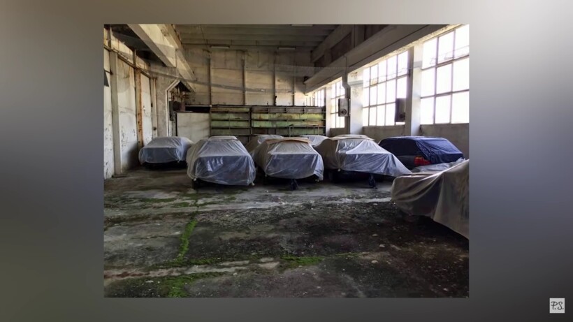 Блог - Видео: Парни случайно нашли 11 раритетных авто на старом складе Видео: Парни случайно нашли 11 раритетных авто на старом складе