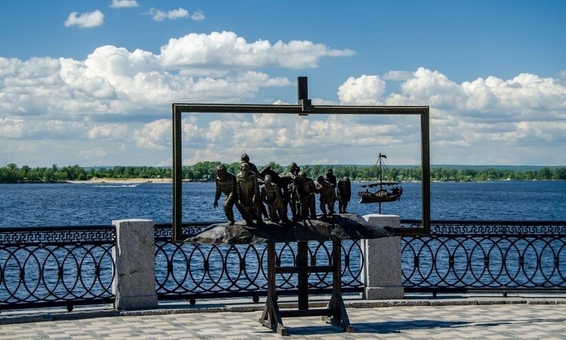 Скульптура «Бурлаки на Волге» в Самаре