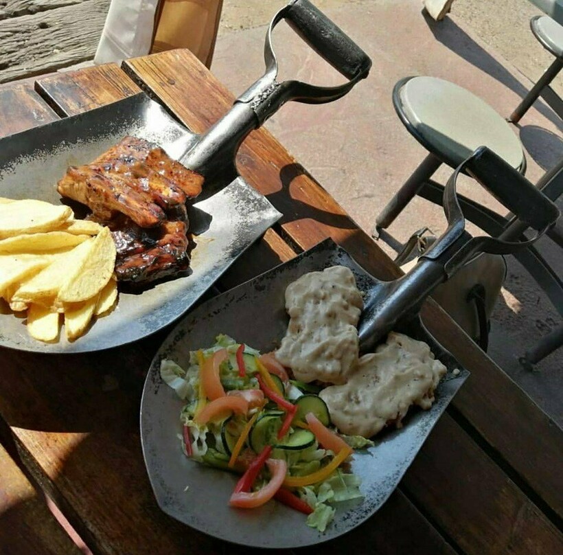 Блог - Рыба в аквариуме и мясо на рогах: 15 случаев самой безумной подачи блюд Рыба в аквариуме и мясо на рогах: 15 случаев самой безумной подачи блюд