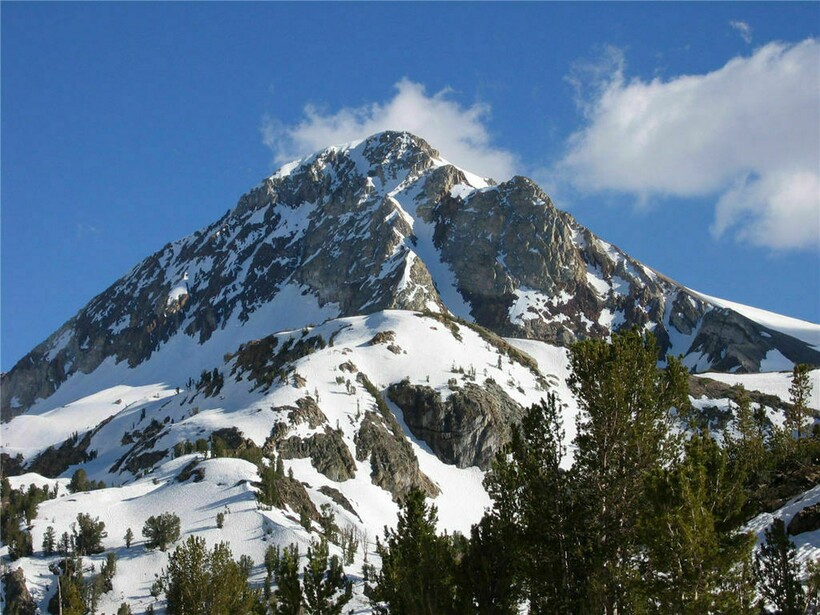 Гора Красный Сланец