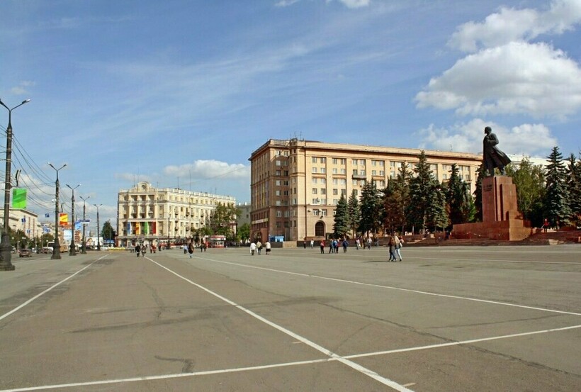 Площадь Революции в Челябинске Площадь Революции в Челябинске