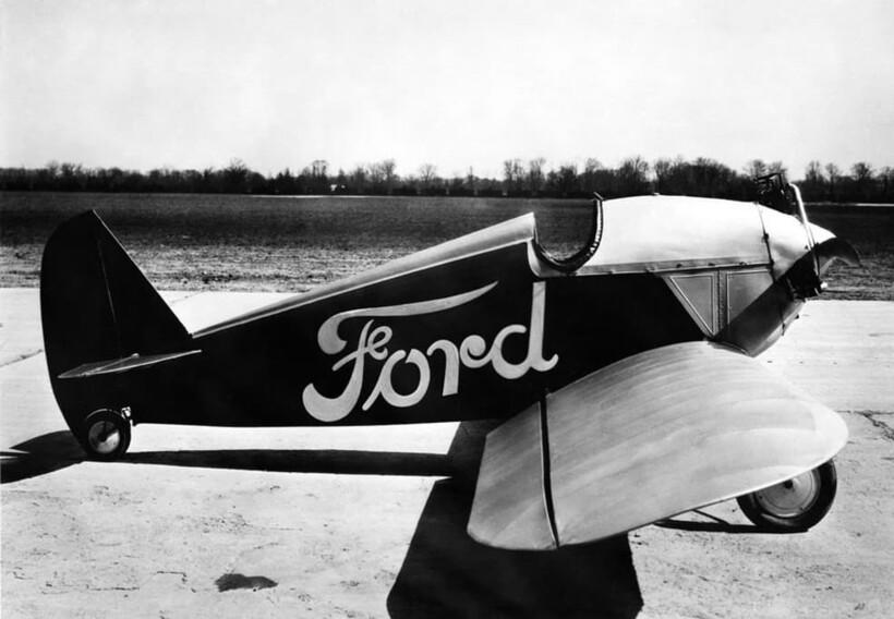 Ford Flivver в 1927 году Ford Flivver в 1927 году