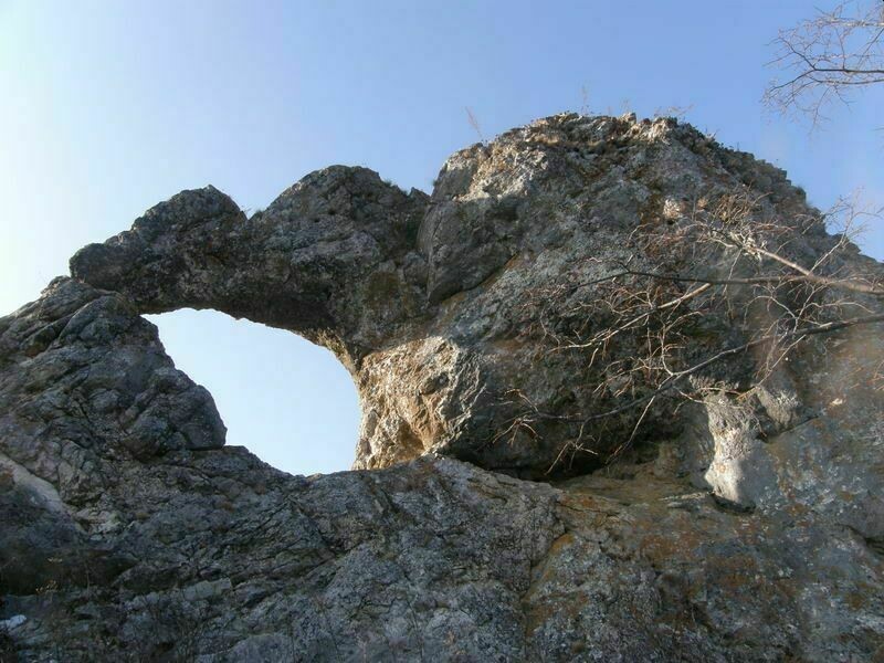 Гора Сахарная каменная арка