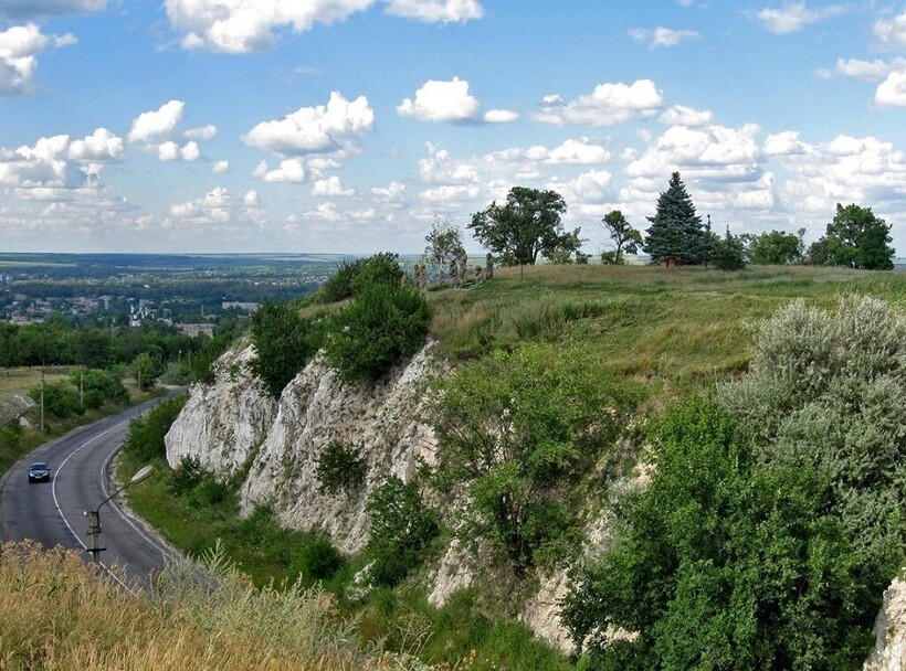 Гора Кременец вид сбоку