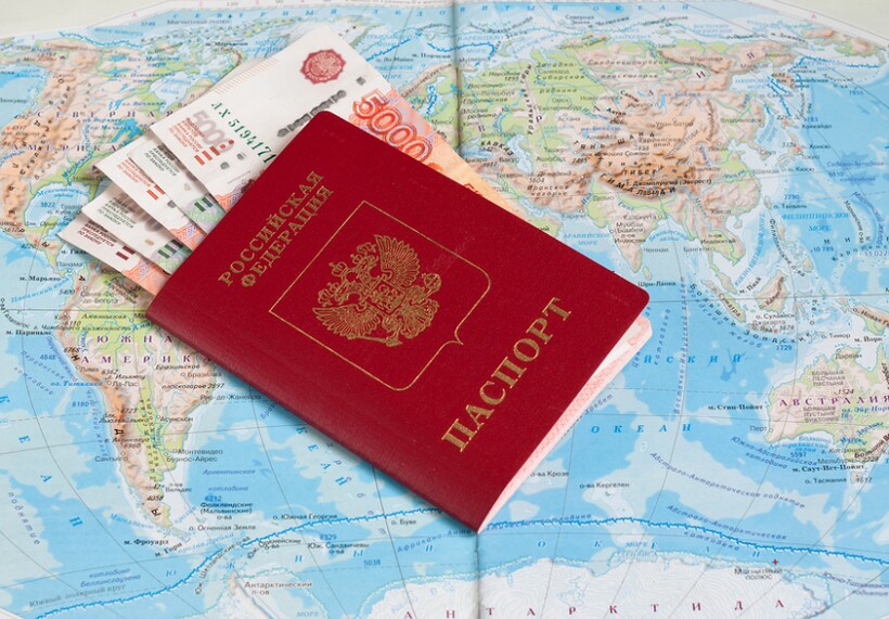 Блог - Почему не стоит обматывать чемодан пленкой: 4 причины и одна альтернатива Почему не стоит обматывать чемодан пленкой: 4 причины и одна альтернатива