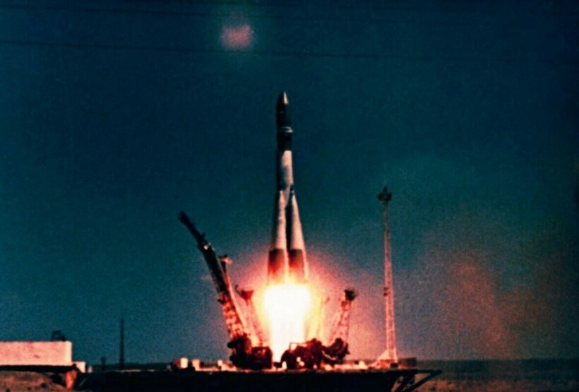Взлет корабля «Восток-1» Взлет корабля «Восток-1»