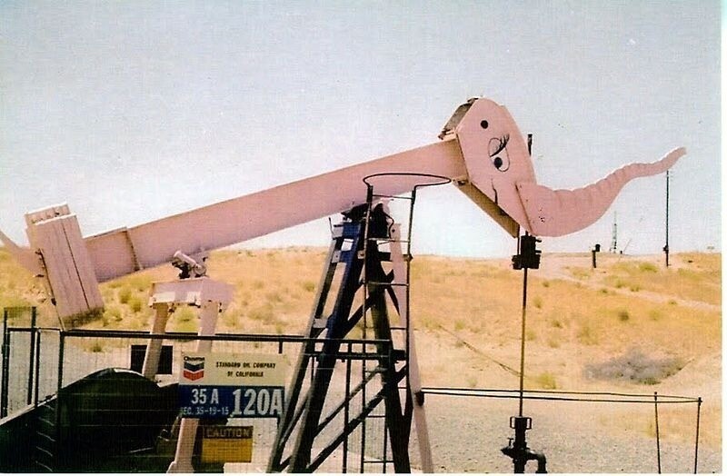Блог - Железный зоопарк Калифорнии: как домкраты для добычи нефти превратили в животных Железный зоопарк Калифорнии: как домкраты для добычи нефти превратили в животных