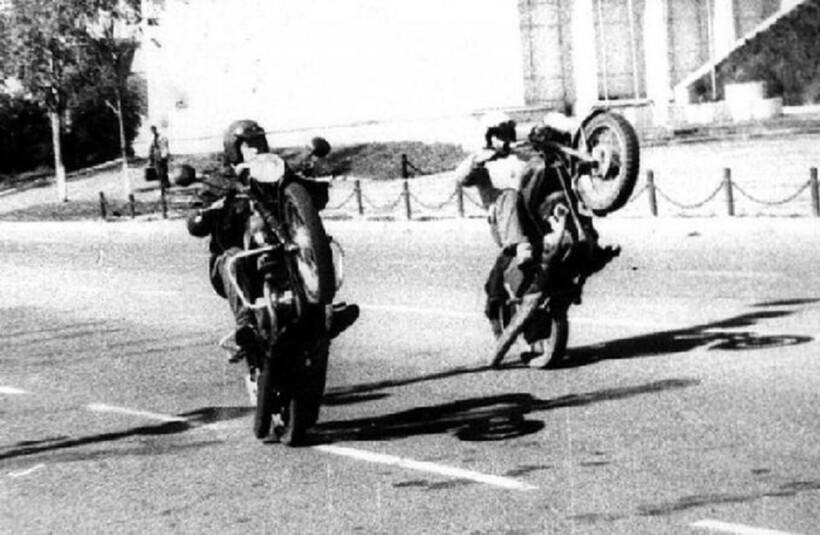 Блог - 20 фотографий, показывающих байкерскую субкультуру во времена СССР 20 фотографий, показывающих байкерскую субкультуру во времена СССР
