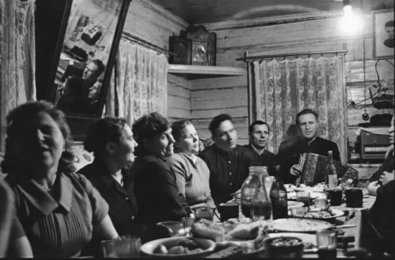 Застолье, начало 1960-х Застолье, начало 1960-х