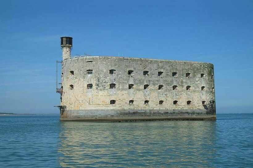 Вид на бастион с моря. Фото: wikipedia.org Вид на бастион с моря. Фото: wikipedia.org