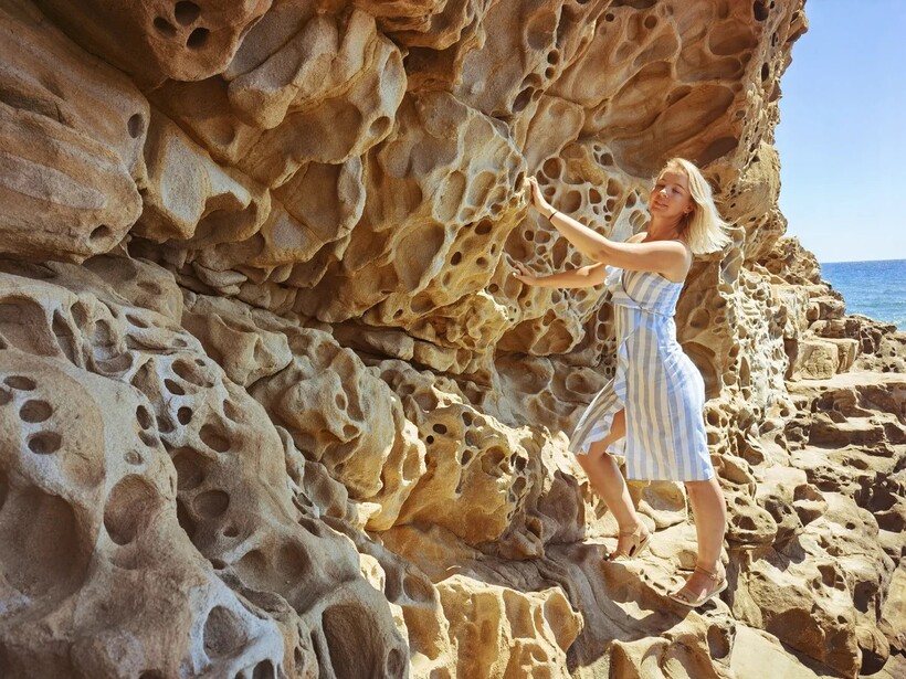 Туристы в погоне за фото разрушают скалы. Фото: KartuNova/tvil.ru Туристы в погоне за фото разрушают скалы. Фото: KartuNova/tvil.ru