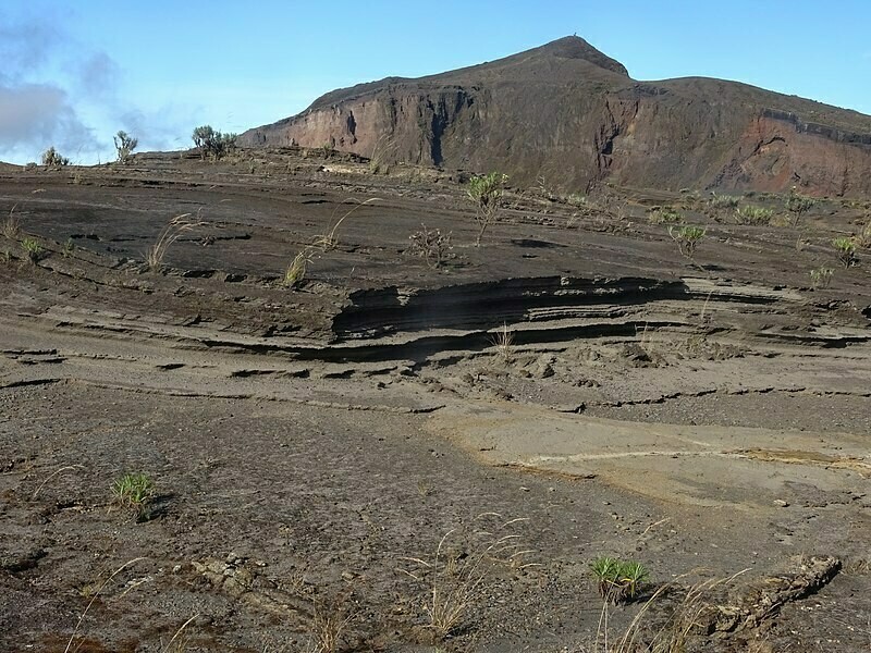 Вершина вулкана вблизи в наши дни. Фото: wikipedia.org