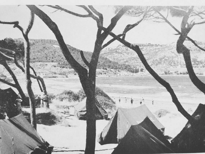 Палаточный лагерь Club Med в Алькудии, 1950 год. Фото: @collierbar.fr/Instagram Палаточный лагерь Club Med в Алькудии, 1950 год. Фото: @collierbar.fr/Instagram