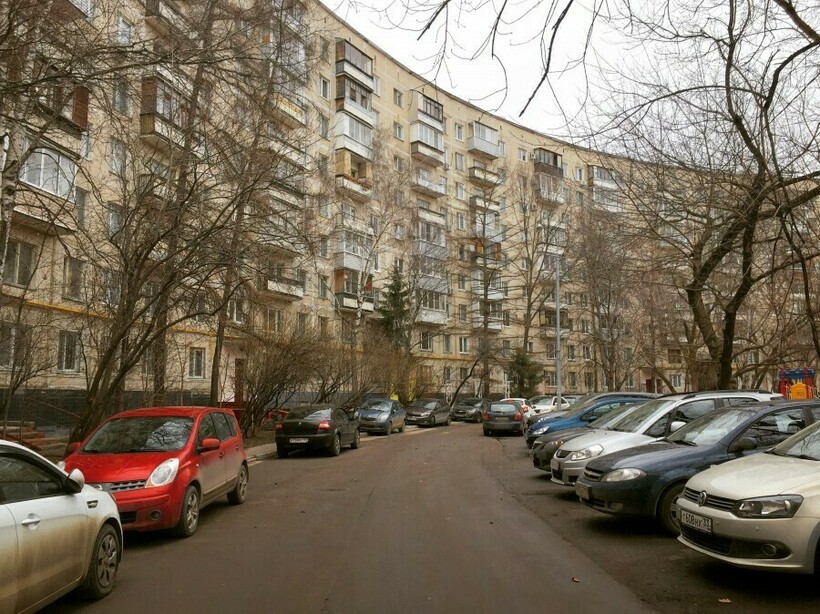 Находить нужный подъезд тоже сложно. Фото: kirill_moiseev/ic.pics.livejournal.com Находить нужный подъезд тоже сложно. Фото: kirill_moiseev/ic.pics.livejournal.com