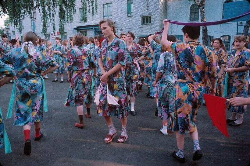 Блог - 15 снимков: Россия 90-х глазами француженки Лиз Сарфати, прожившей в стране 10 лет 15 снимков: Россия 90-х глазами француженки Лиз Сарфати, прожившей в стране 10 лет