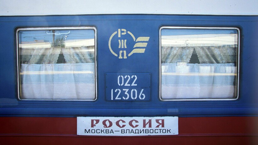 Если не получается лететь на самолете, можно отправиться в поездку на поезде. Фото: Игорь Михалев/ria.ru Если не получается лететь на самолете, можно отправиться в поездку на поезде. Фото: Игорь Михалев/ria.ru