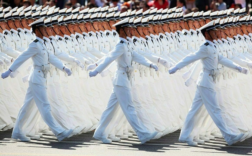 Блог - Строгие русские и задорные итальянцы: как военные 4 стран маршируют на парадах Строгие русские и задорные итальянцы: как военные 4 стран маршируют на парадах