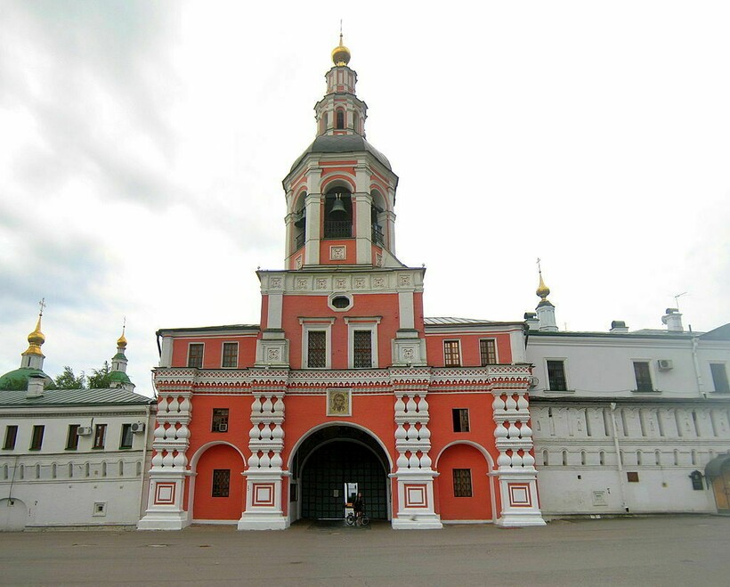 Надвратная церковь Данилова монастыря в Москве. Фото: ru.wikipedia.org Надвратная церковь Данилова монастыря в Москве. Фото: ru.wikipedia.org