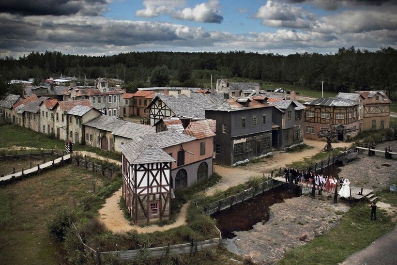 На площадке периодически проходят киносъемки. Фото: serednikovo.su На площадке периодически проходят киносъемки. Фото: serednikovo.su