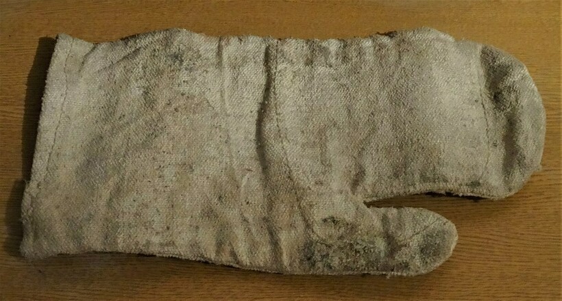 Перчатка из асбеста. Фото: wikimedia.org Перчатка из асбеста. Фото: wikimedia.org