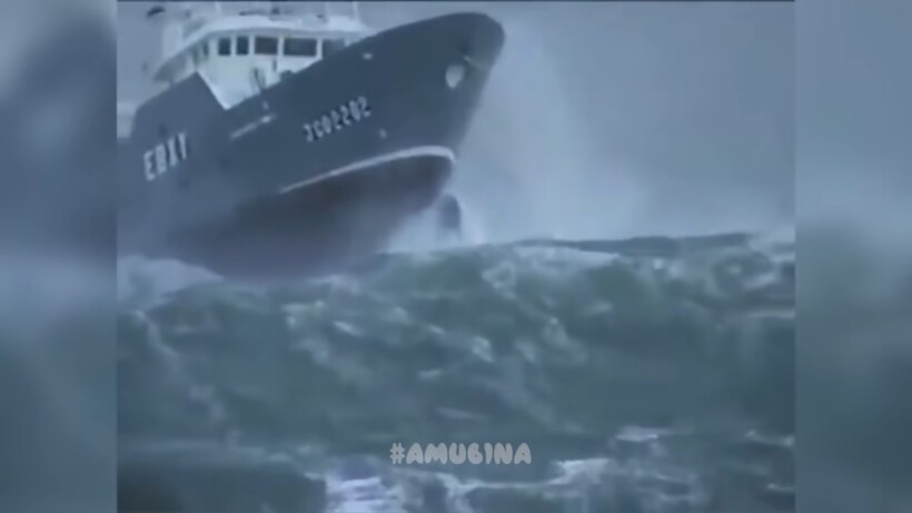 Блог - Видео: Сила стихии — гигантские волны во время шторма в открытом море Видео: Сила стихии — гигантские волны во время шторма в открытом море