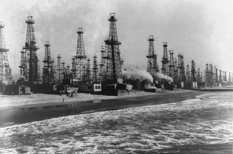 Блог - 16 фото солнечной Калифорнии, пляжи которой когда-то украшали нефтяные вышки 16 фото солнечной Калифорнии, пляжи которой когда-то украшали нефтяные вышки
