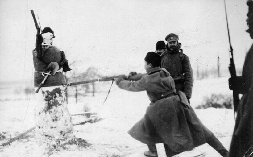 Блог - 15 старых фотографий, доказывающих, что в России всегда любили снеговиков 15 старых фотографий, доказывающих, что в России всегда любили снеговиков
