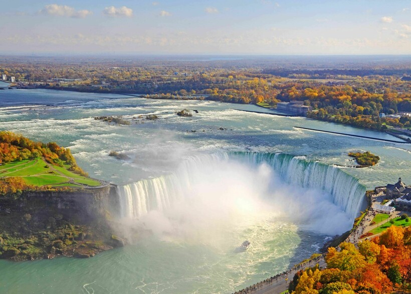 Самый знаменитый подковообразный Ниагарский водопад — на канадской стороне. Фото: audleytravel.com Самый знаменитый подковообразный Ниагарский водопад — на канадской стороне. Фото: audleytravel.com