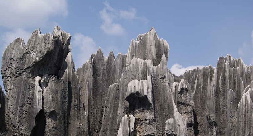 Вершины камней леса Шилинь. Фото: einszweifrei/pixabay.com Вершины камней леса Шилинь. Фото: einszweifrei/pixabay.com