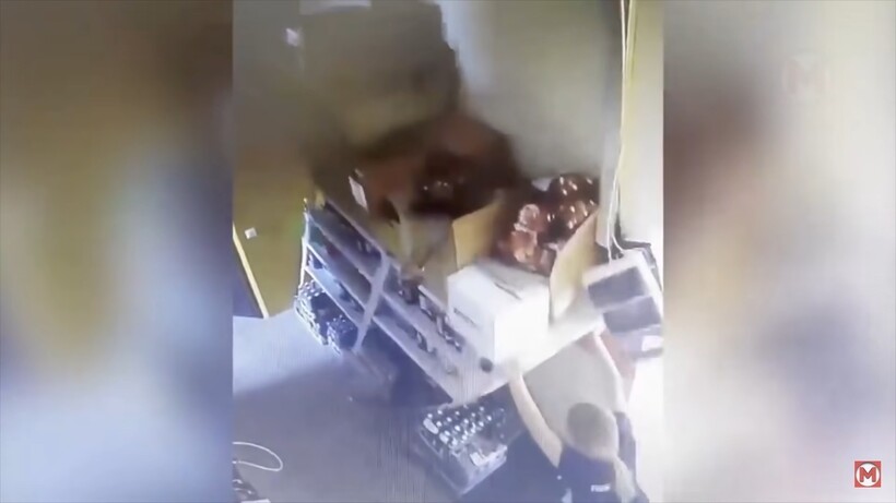 Блог - Видео: Подборка любопытных случаев, когда люди не знали, что их снимает камера Видео: Подборка любопытных случаев, когда люди не знали, что их снимает камера