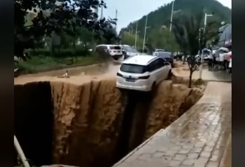 Блог - Видео: Сносит грузовики, крыши и дома — к чему приводит сильный шторм Видео: Сносит грузовики, крыши и дома — к чему приводит сильный шторм