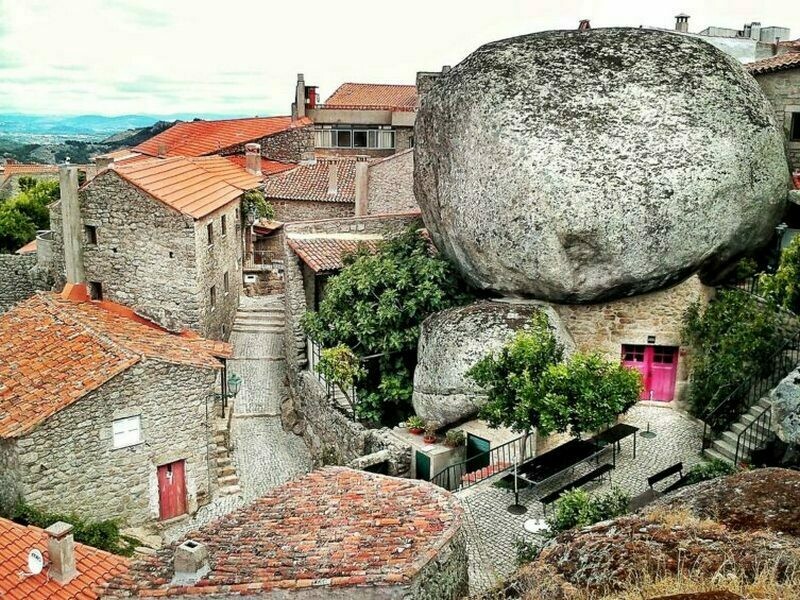Блог - 15 фото «самой португальской деревни», где дома зажаты между камнями 15 фото «самой португальской деревни», где дома зажаты между камнями