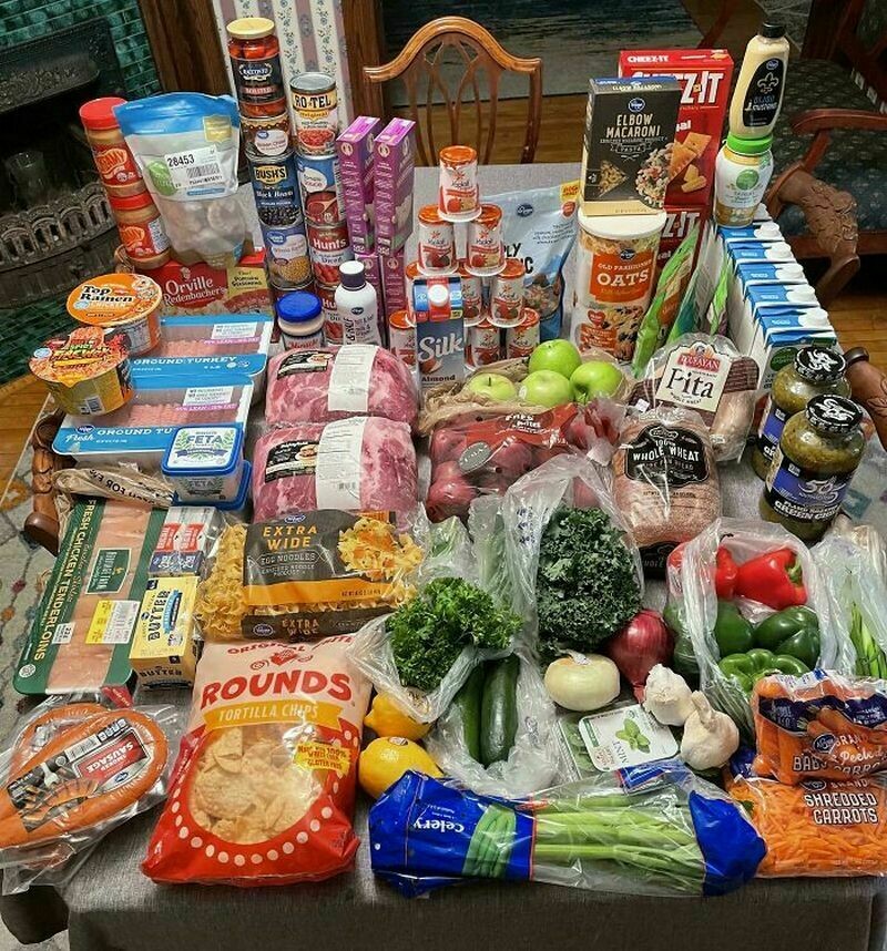 Блог - От Аляски до России: 14 человек показали, сколько стоят продукты там, где они живут От Аляски до России: 14 человек показали, сколько стоят продукты там, где они живут