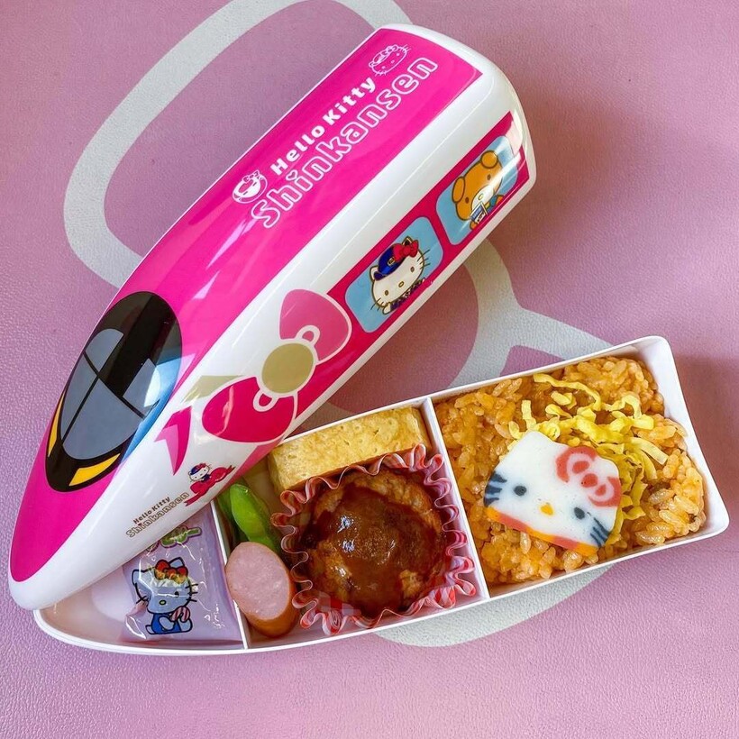 Блог - 14 чудесных снимков из поезда Hello Kitty, который курсирует по Японии 14 чудесных снимков из поезда Hello Kitty, который курсирует по Японии