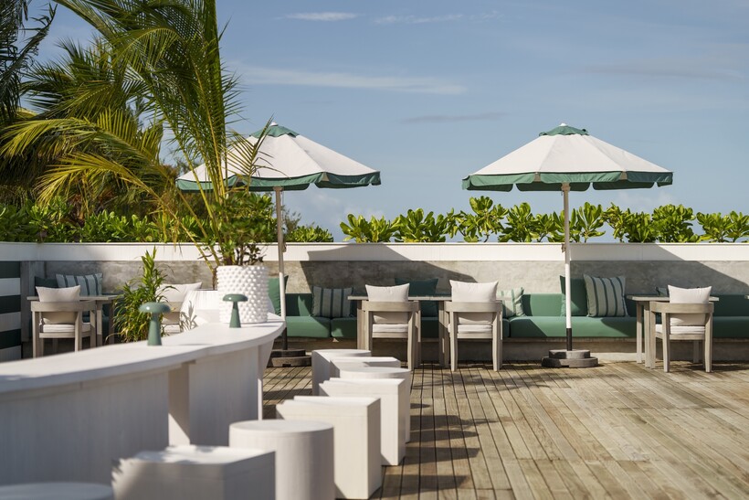 Блог - Где закаты вкуснее коктейлей: открылся обновлённый Nautilus Bar в Sun Siyam Vilu Reef Где закаты вкуснее коктейлей: открылся обновлённый Nautilus Bar в Sun Siyam Vilu Reef