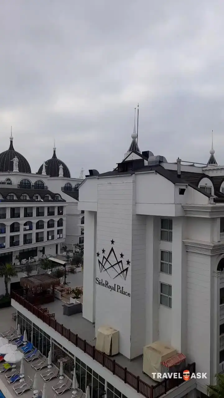 Side Crown Palace