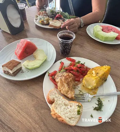 Anita Kemer Noch Hotel